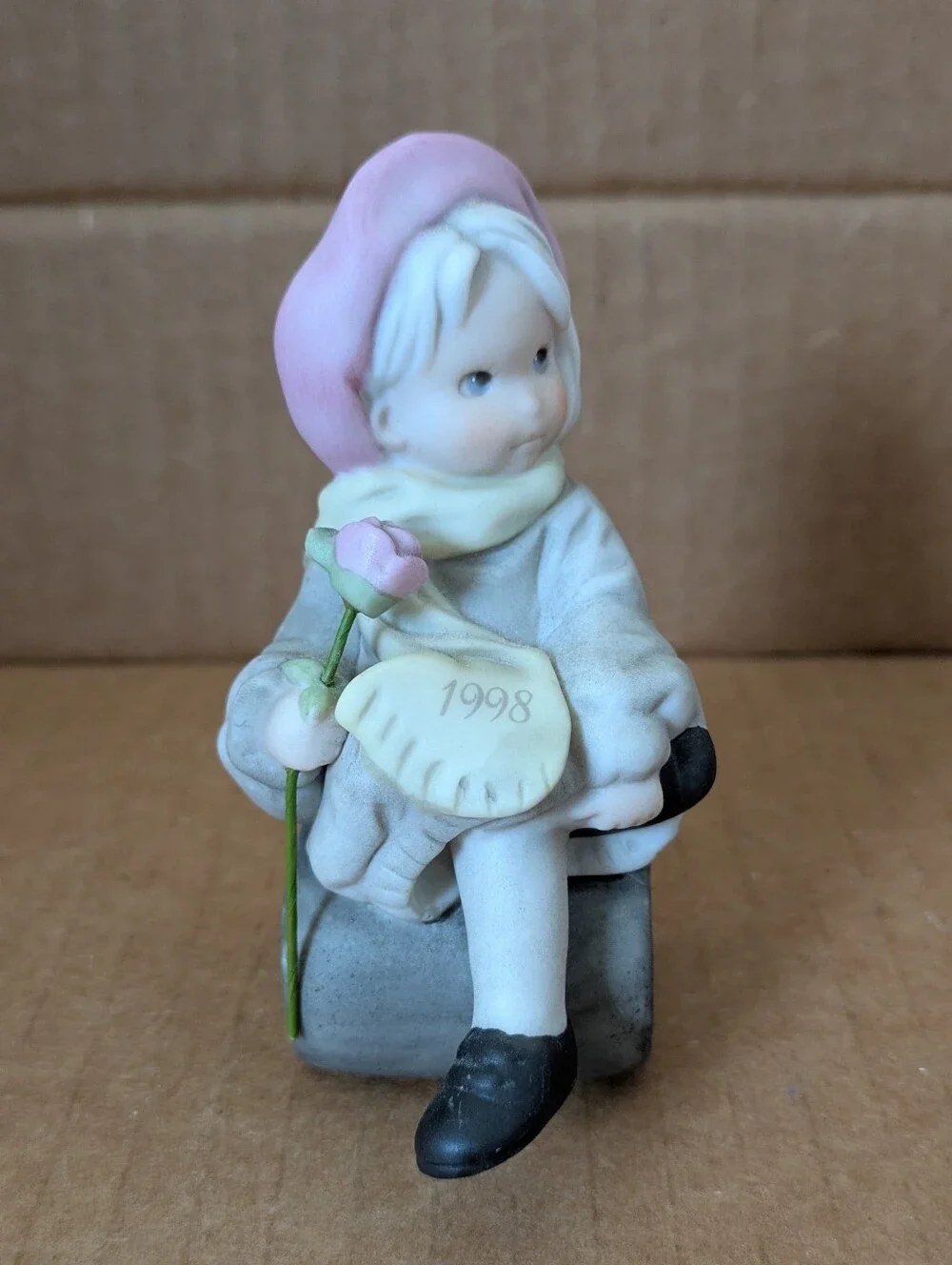 Alaska Momma 1998 Pink and White Figurine Decorative Home Accent 376043